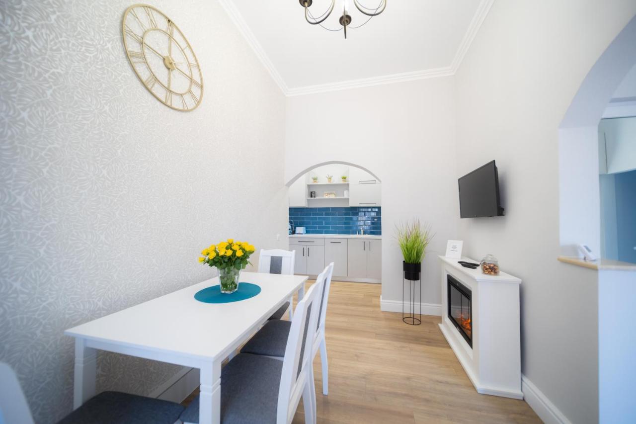 Bluesky Ultra-Central Premium Apartment Oradea Exterior photo