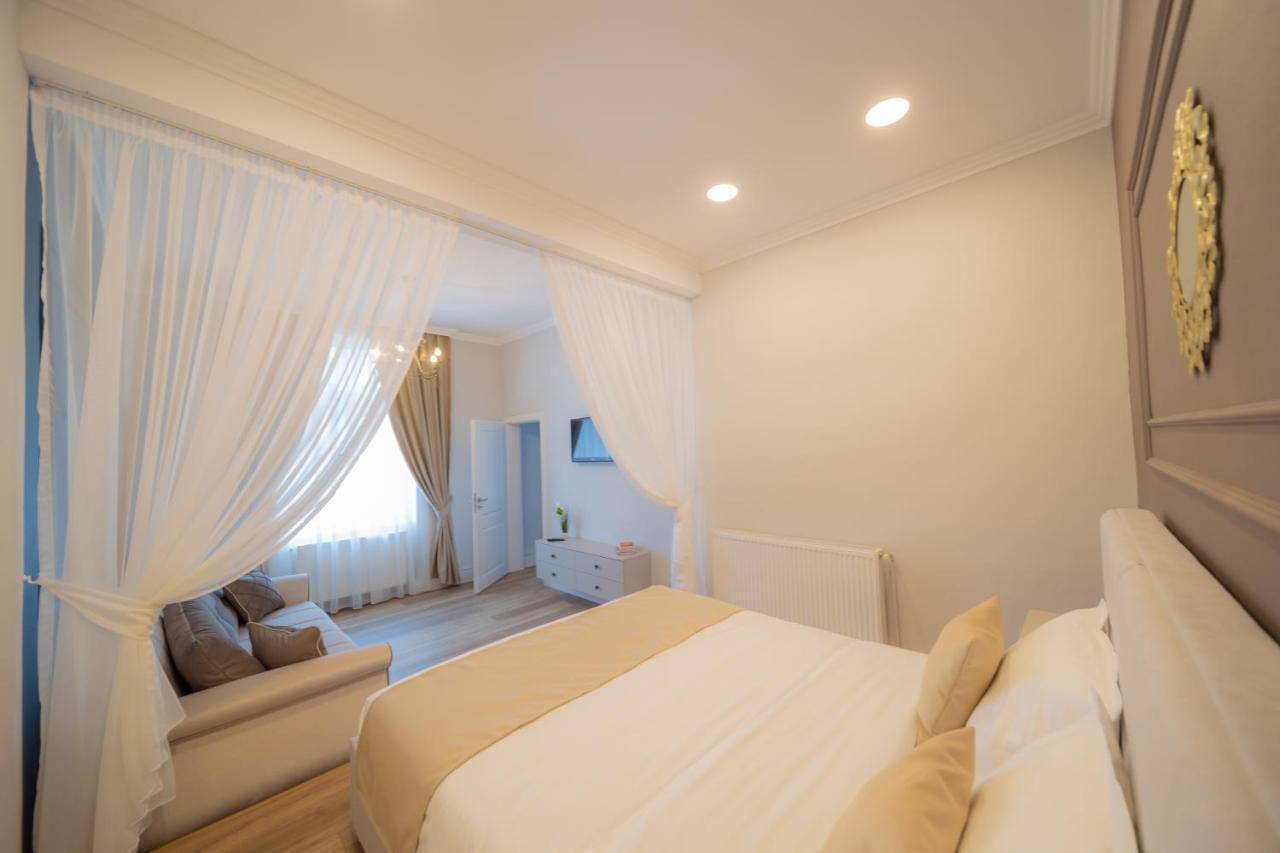 Bluesky Ultra-Central Premium Apartment Oradea Exterior photo