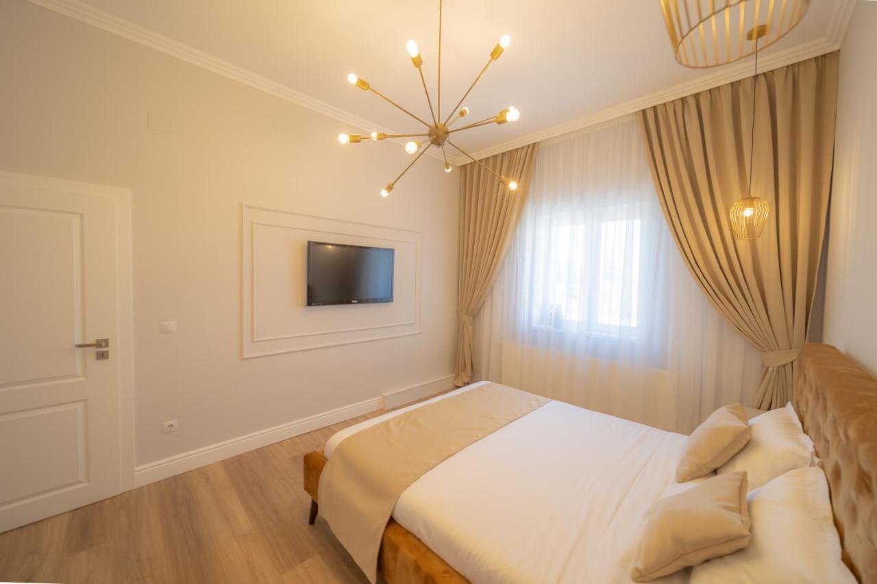 Bluesky Ultra-Central Premium Apartment Oradea Exterior photo