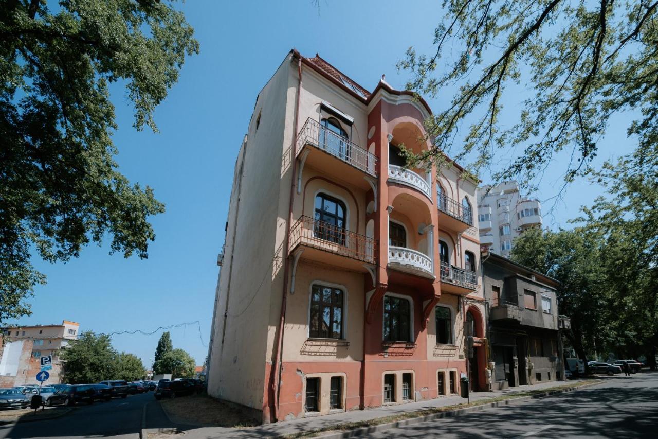 Bluesky Ultra-Central Premium Apartment Oradea Exterior photo